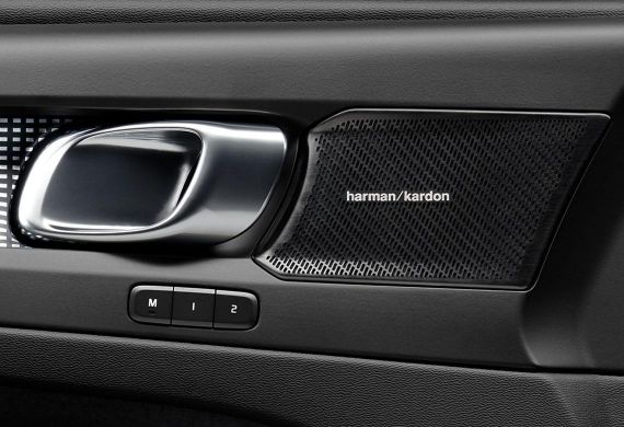 audiosystém Harman and Kardon
