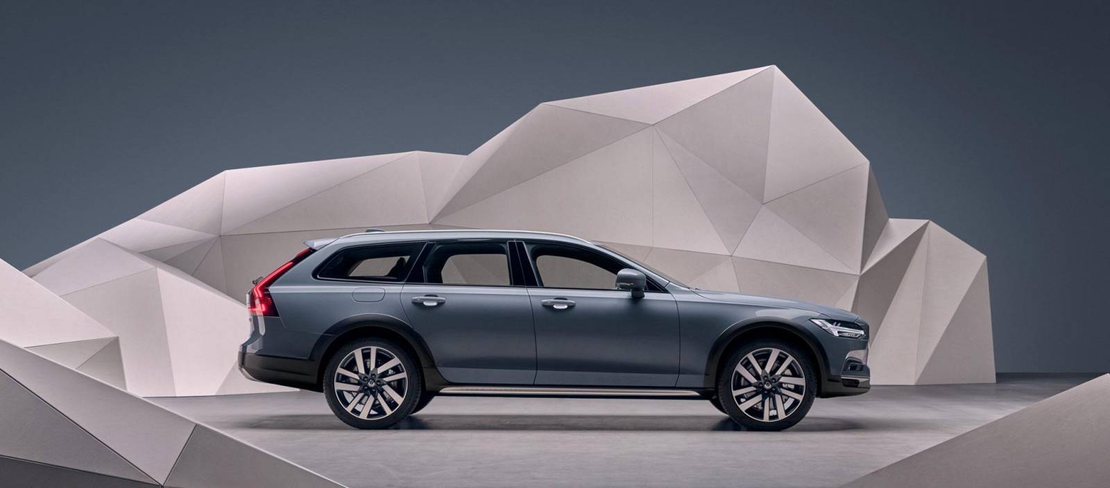 Volvo V90 Cross Country