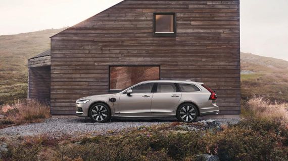 Volvo V90 Recharge plug-in hybrid